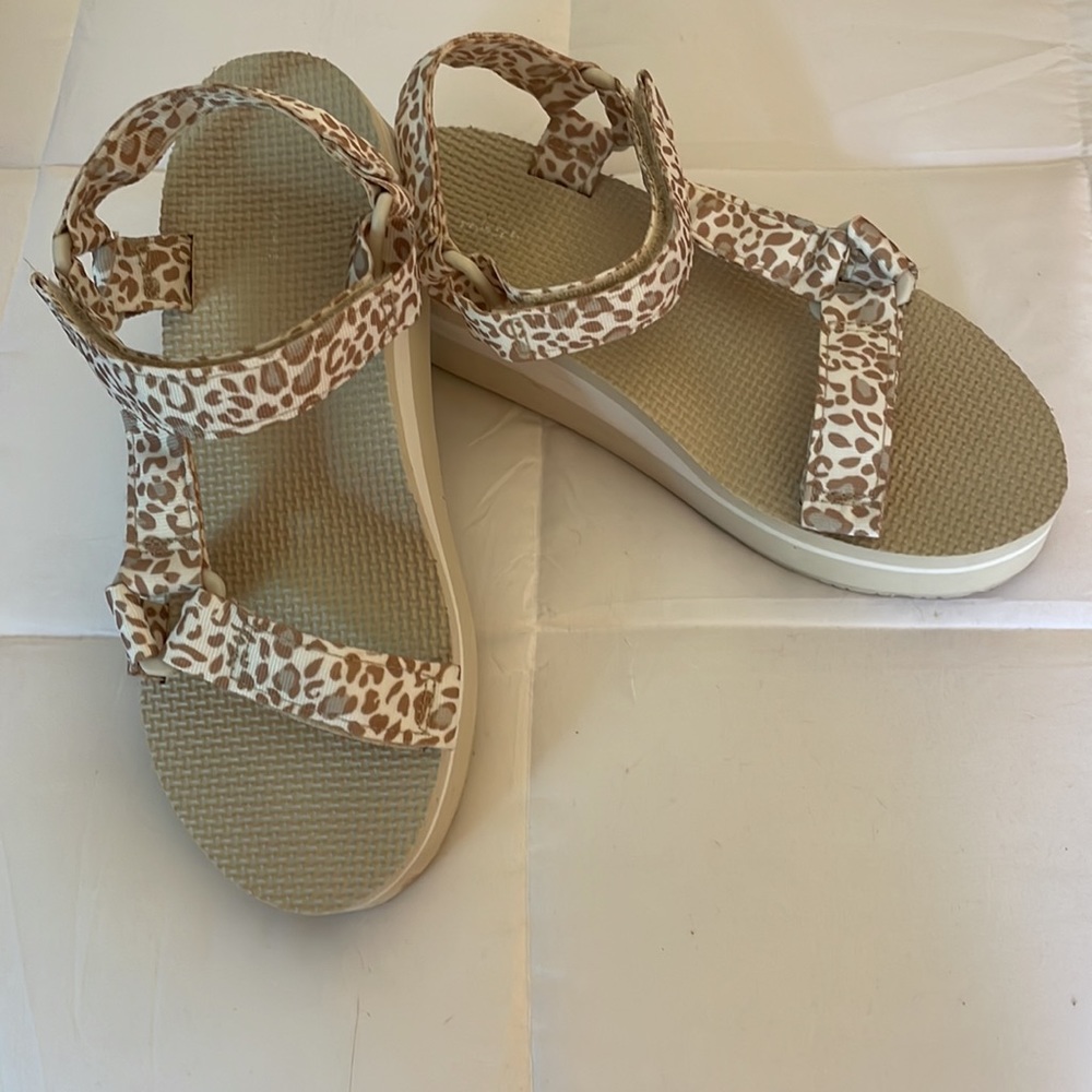 “Cheetah Sandal ”